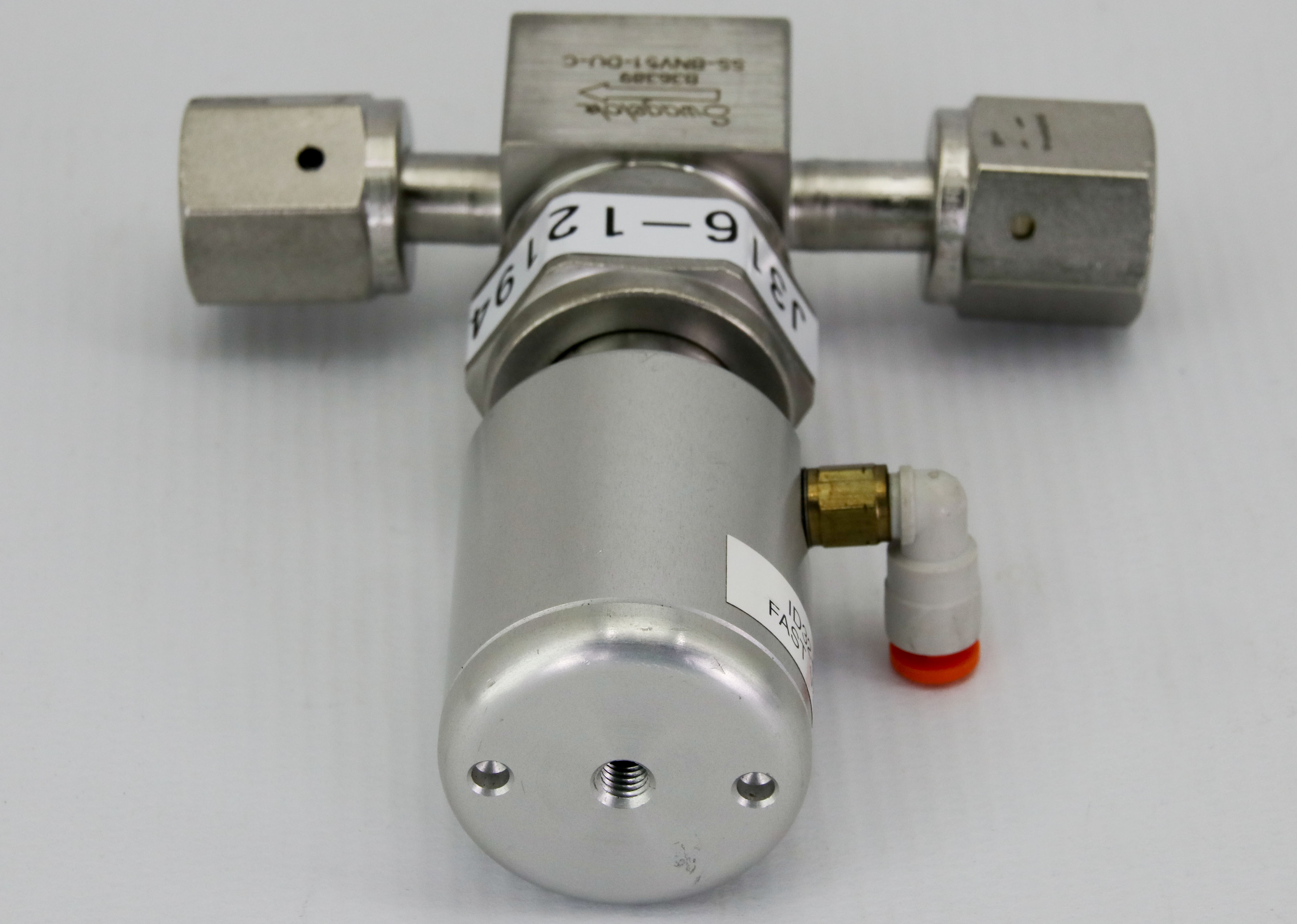 12194 SWAGELOK HIGH PURITY BELLOWS SEALED VALVE, ¼